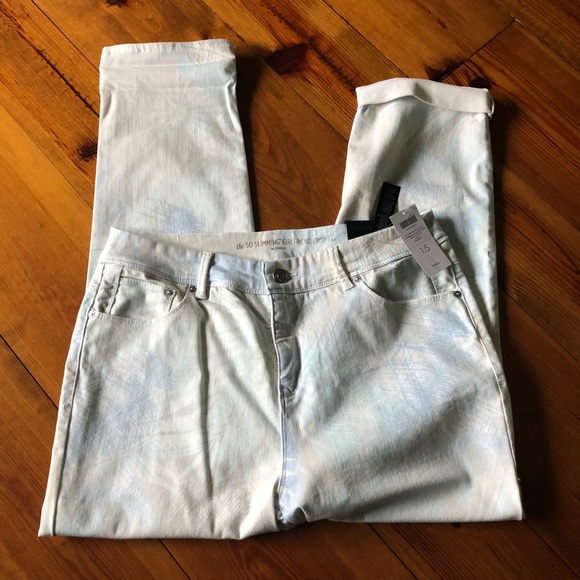 NWT Chico’s So Slimming Girlfriend Crop 1.5 - Picture 1 of 6